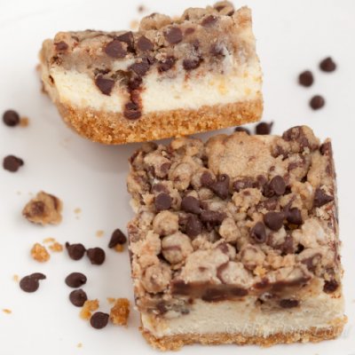 chocolate-chip-cookie-cheesecake-bars-3.jpg